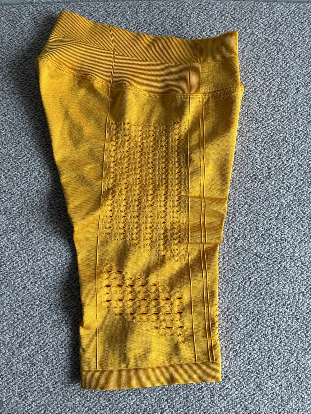 Gymshark Seamless Biker Shorts Women M .Mustard Yellow High Waisted Activewear.